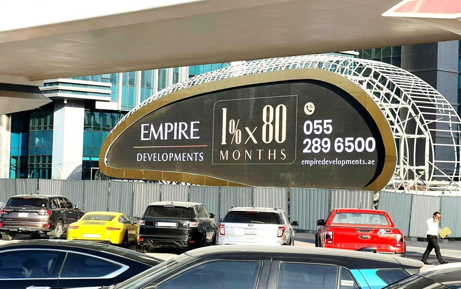 Sheikh Zayed Road Dubai Eye Digital Screen Advertising